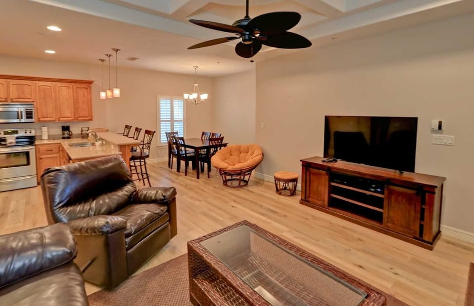 Ceiling Fan, Indoors, Flooring, Living Room, Room