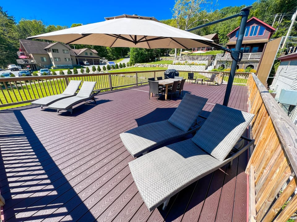 Outdoor Deck with seating.