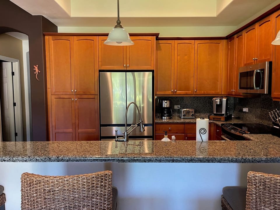 Kitchen with breakfast bar seating
