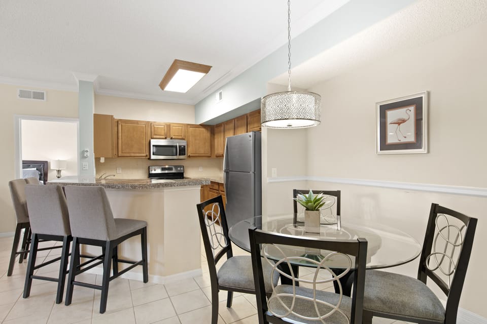 Kitchen & Dining Area