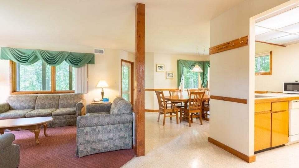 02_Wyndham Resorts _16living area-041.jpg