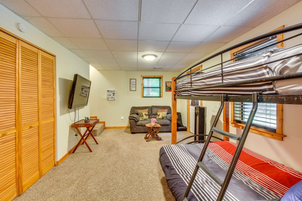 2nd Living Room