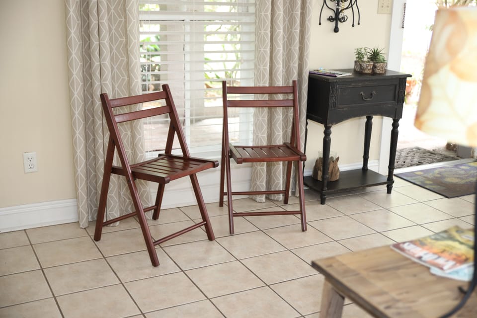Extra seating for dining in.