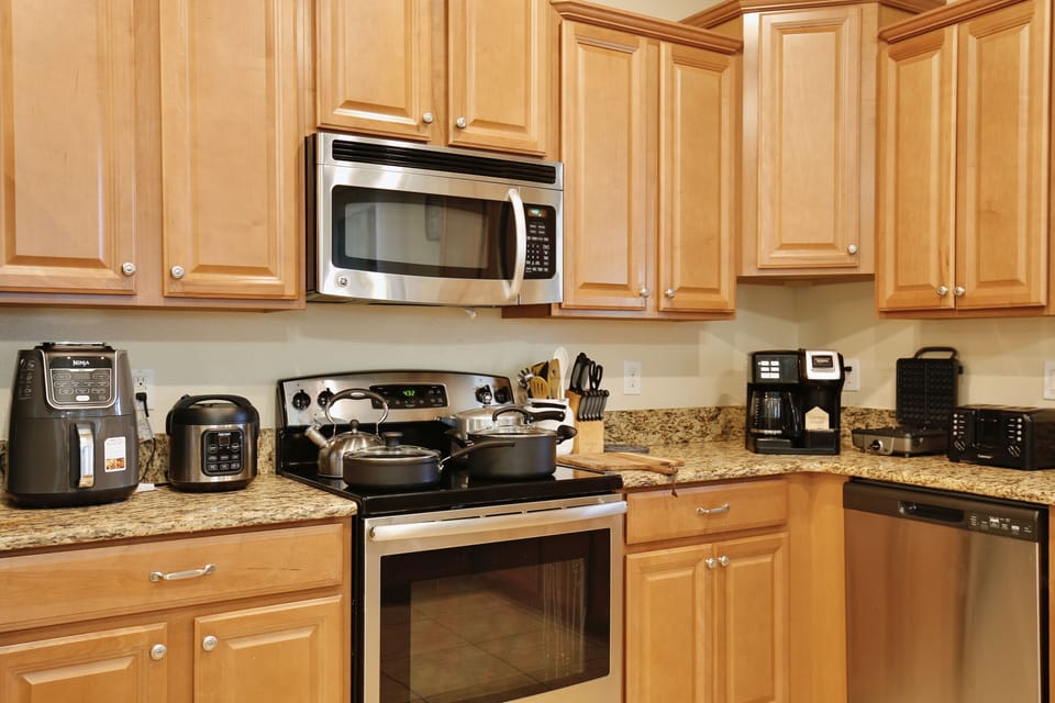 Ninja Air Fryer, Rice Cooker, Coffee Maker, Waffle Maker, Blender, Toaster