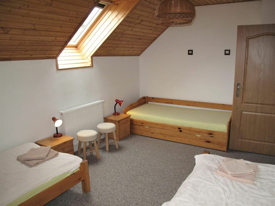 Furniture, Building, Table, Comfort, Window, Wood, Interior Design, House, Architecture, Bed