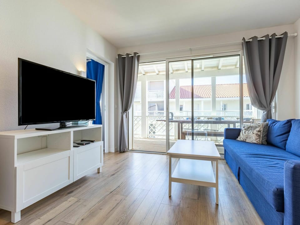 Furniture, Blue, Curtain, Comfort, Window, Wood, Couch, Interior Design, Living Room, Flooring