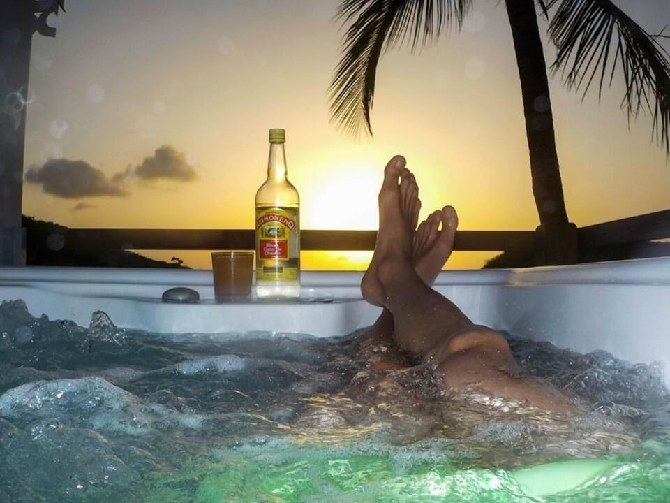 Outdoor spa tub