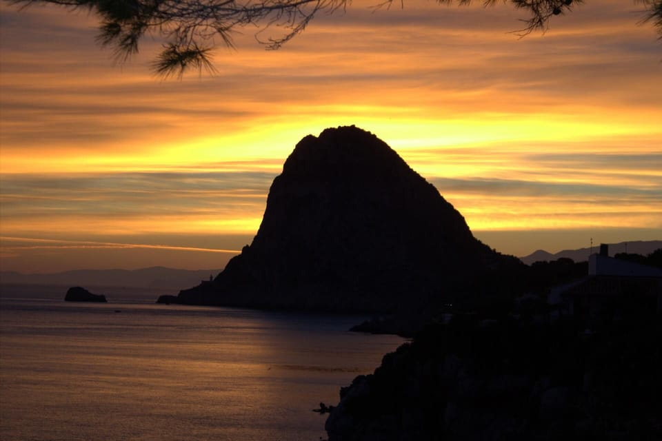 Area that directly surrounds the property. CAPO ZAFFERANO AT DAWN