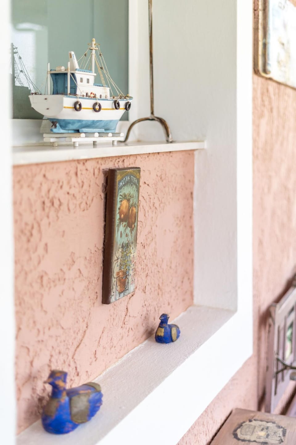 Decoration details