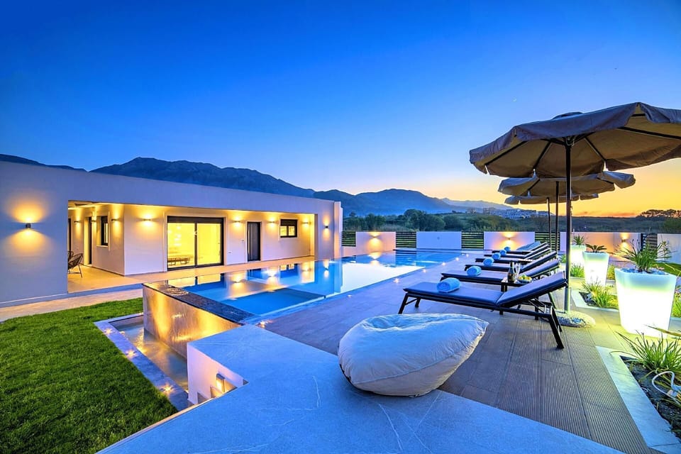 External view of the building. HotelPraxis Group