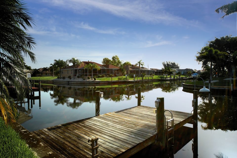 HOSPITALITY FOX - VILLA SUNRISE - DOCK/CANAL VIEW