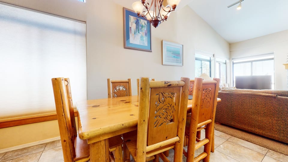 Dining Room, Dining Table, Furniture, Indoors, Table