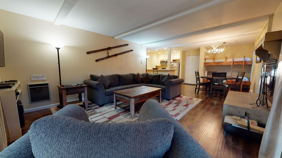 Living Room, Room, Indoors, Flooring, Couch