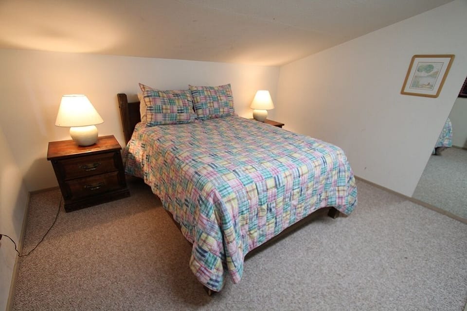 Furniture, Bed, Indoors, Room, Bedroom