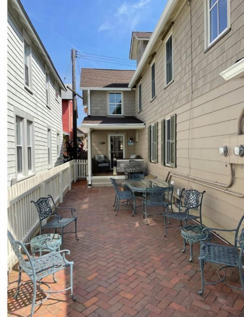 Courtyard shared with the main house