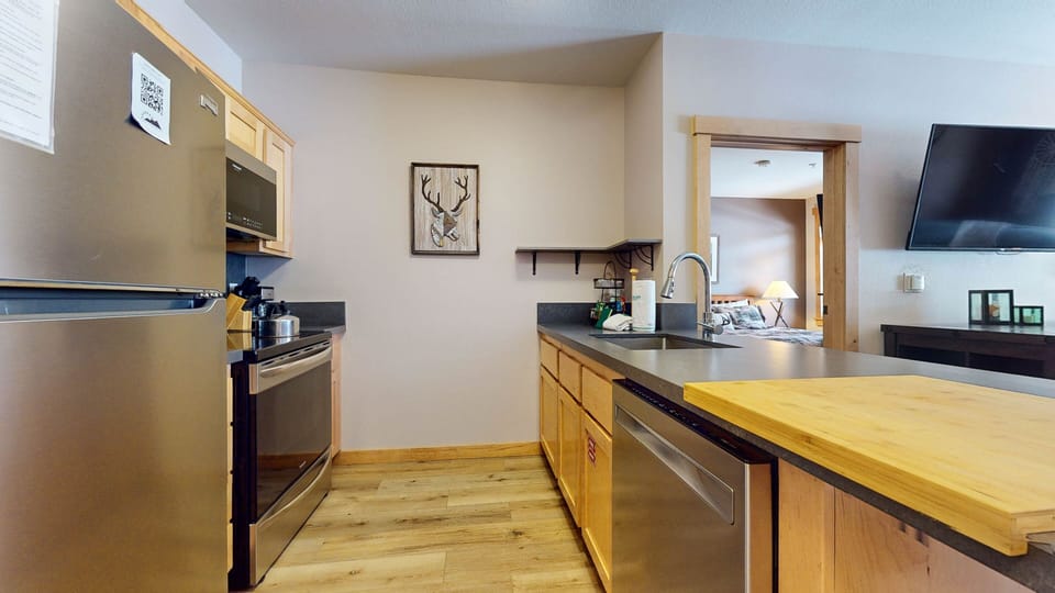 Indoors, Kitchen, Sink, Screen, Microwave