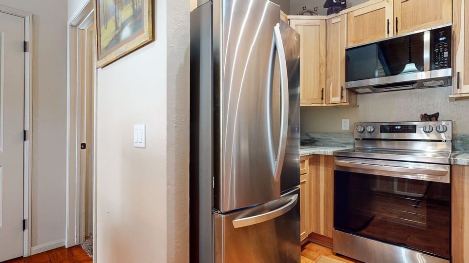 Indoors, Refrigerator, Microwave, Oven, Kitchen