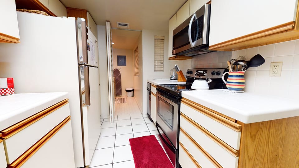 Flooring, Indoors, Floor, Room, Hardwood