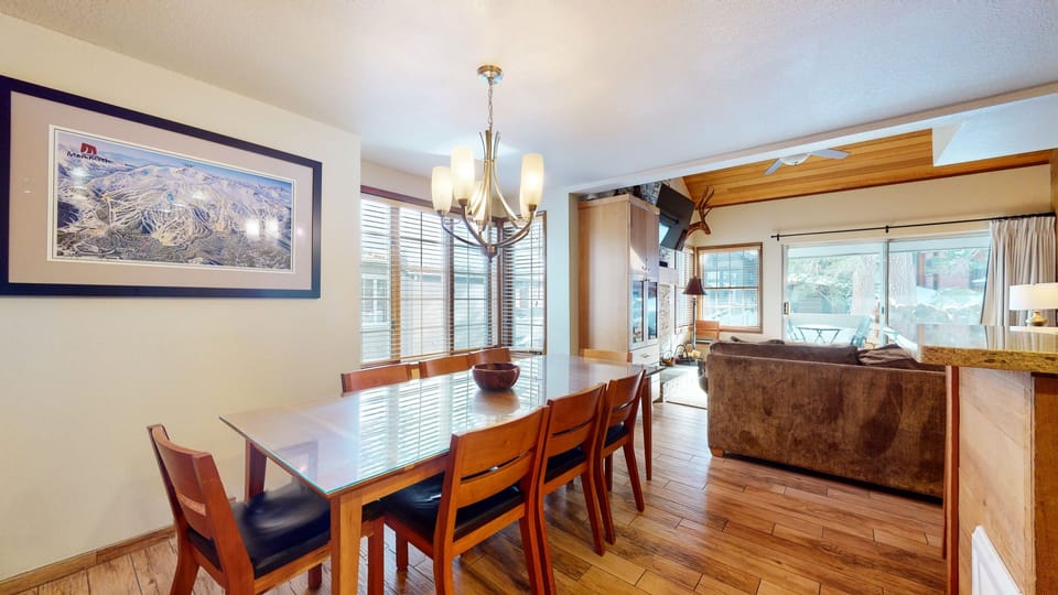 Dining Room, Dining Table, Table, Furniture, Indoors