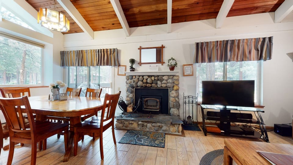 Chair, Furniture, Flooring, Hardwood, Indoors