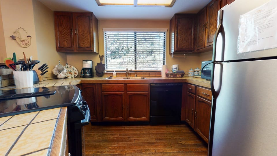 Flooring, Hardwood, Indoors, Room, Furniture