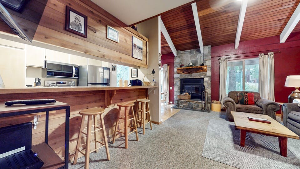 Indoors, Furniture, Living Room, Couch, Table