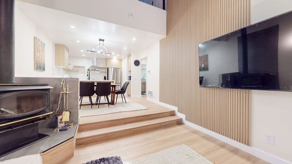 Indoors, Floor, Flooring, Hardwood, Living Room