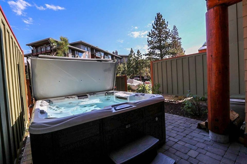 Tub, Hot Tub, Jacuzzi, Tree, Patio