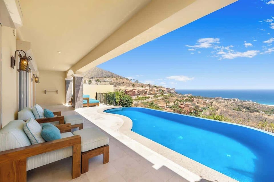 Private Infinity Pool with Spectacular ocean View
