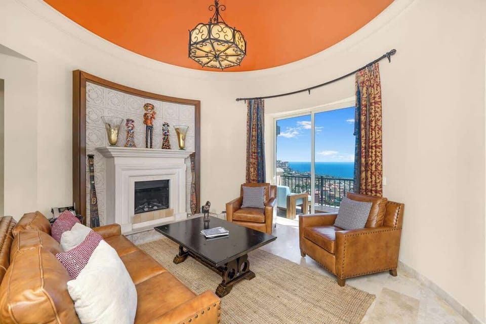 Living area and Fire place