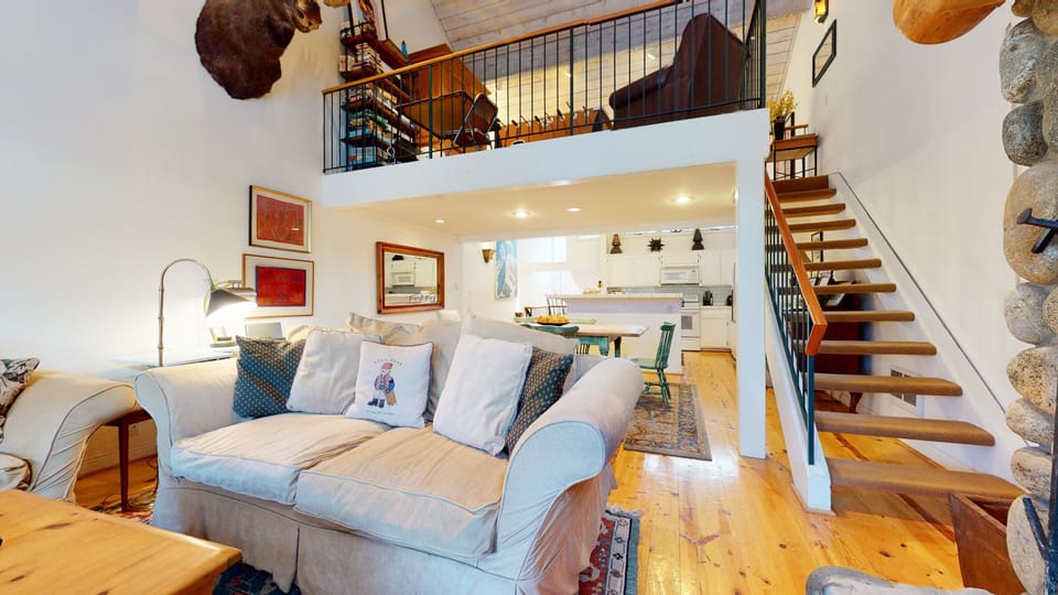 Living Room, Indoors, Room, Couch, Furniture