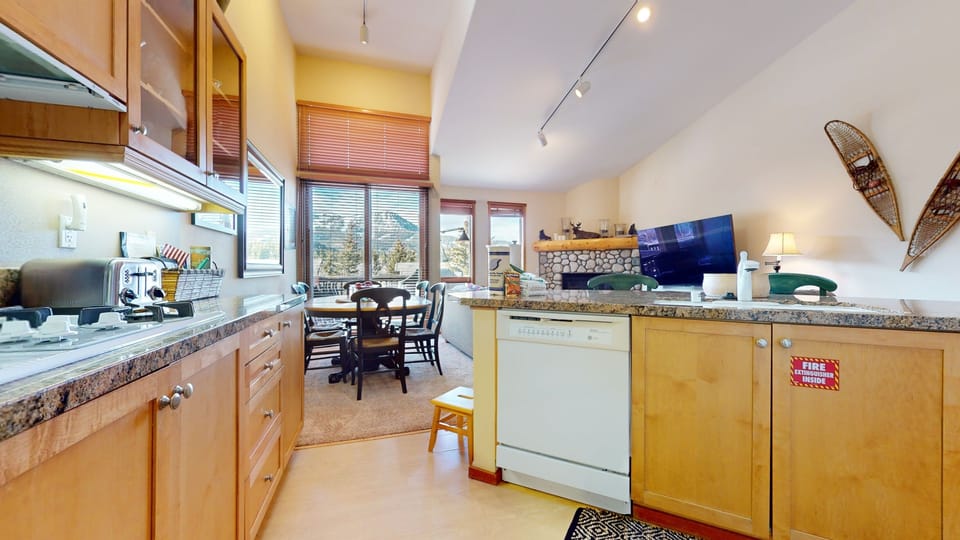 Indoors, Kitchen, Floor, Flooring, Lamp