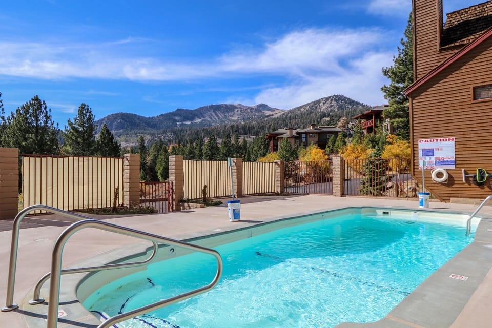 Pool, Water, Swimming Pool, Building, Outdoors