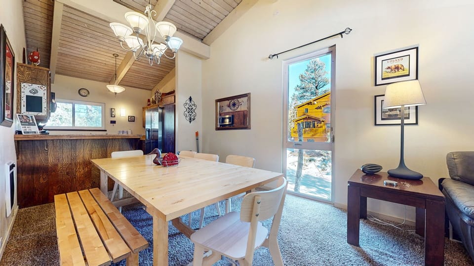 Furniture, Table, Indoors, Dining Table, Dining Room
