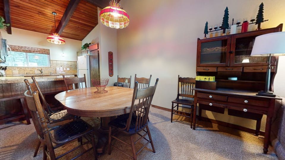 Chair, Furniture, Flooring, Hardwood, Indoors