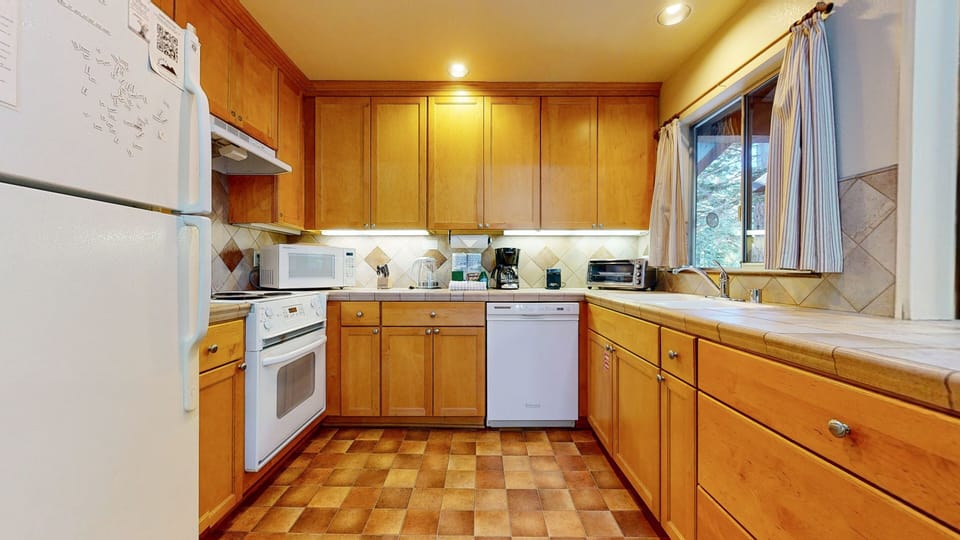 Indoors, Kitchen, Floor, Flooring, Hardwood