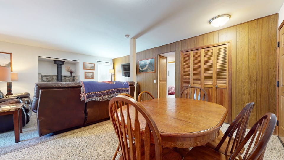 Indoors, Hardwood, Furniture, Living Room, Table