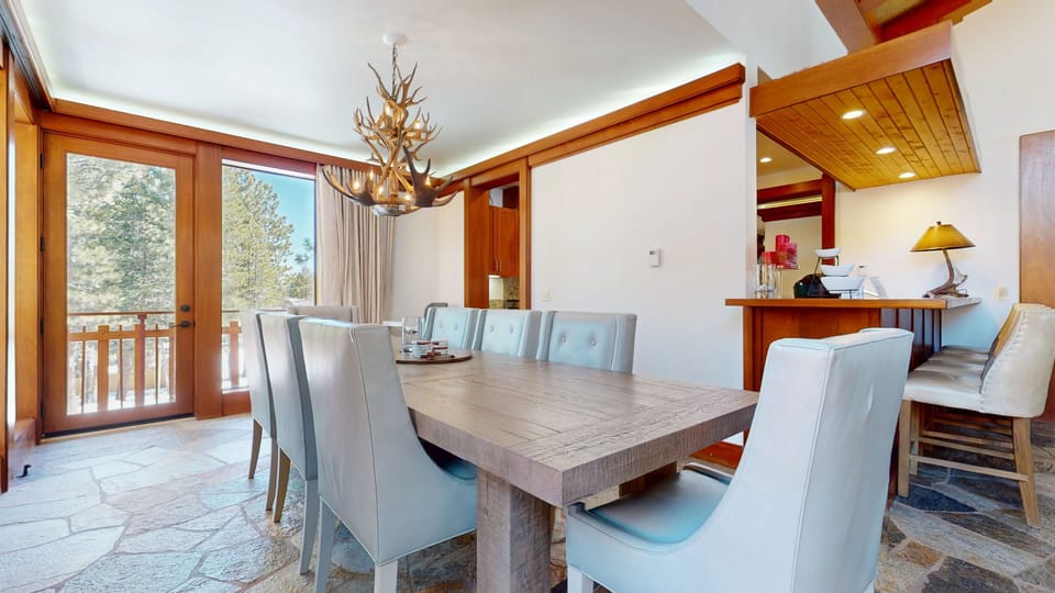 Furniture, Table, Building, Dining Room, Dining Table