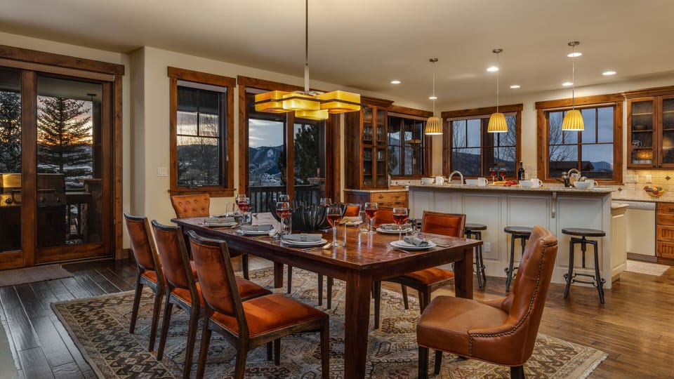 Dining Area, Main Level, Chalet Beliza - Dining table with bar seating