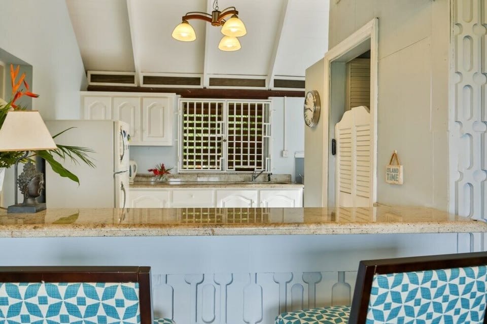Breakfast bar looking over to the kitchen.