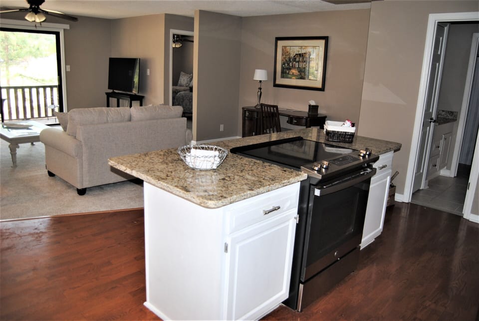  Cooking Island with Granite