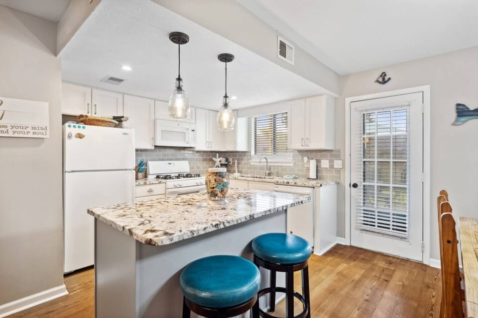 full kitchen