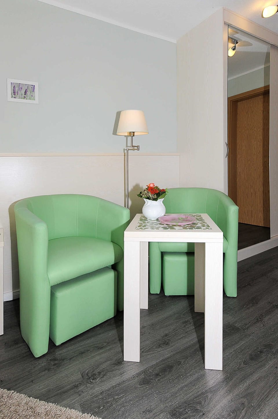 Doppelzimmer Standard mit Terrasse - Hotel Garni Haus Am Meer House in Neuharlingersiel