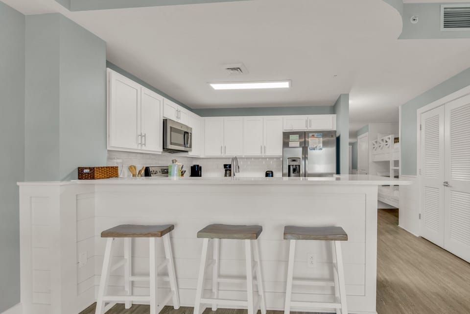 Eat-in bar seating