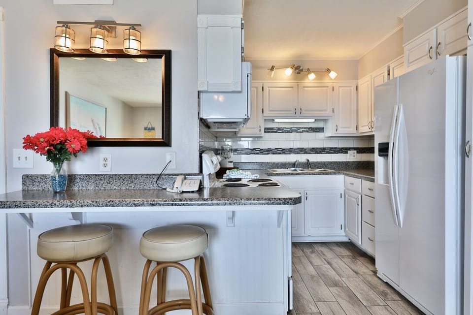 Bar/kitchen area.