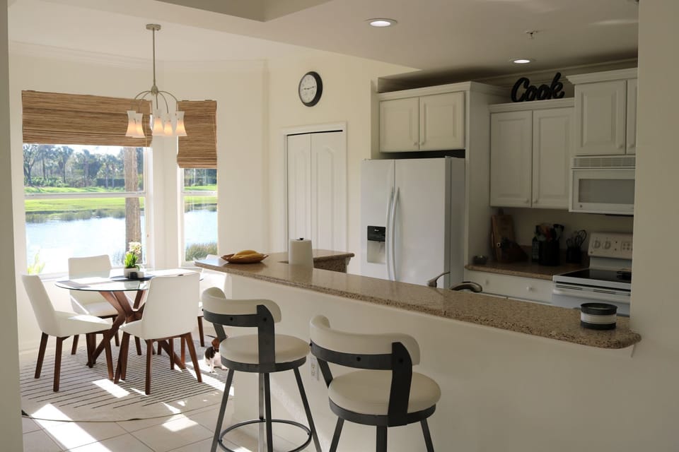 Kitchen and breakfast nook