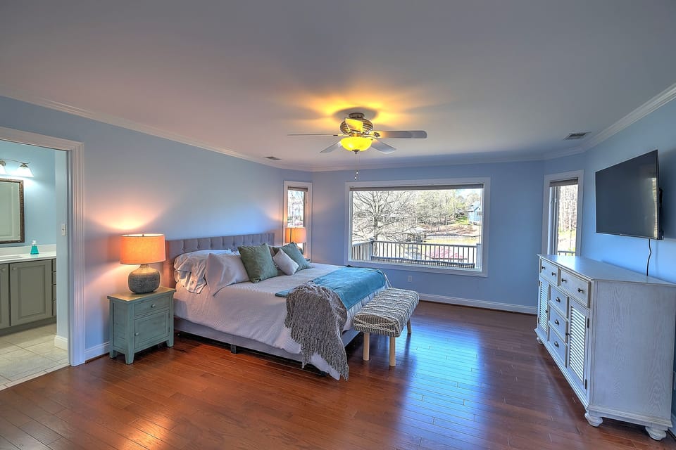 Master Bedroom - King