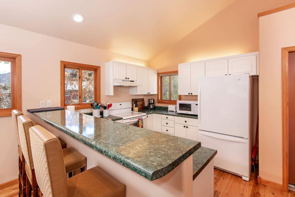 Kitchen with barstool seating