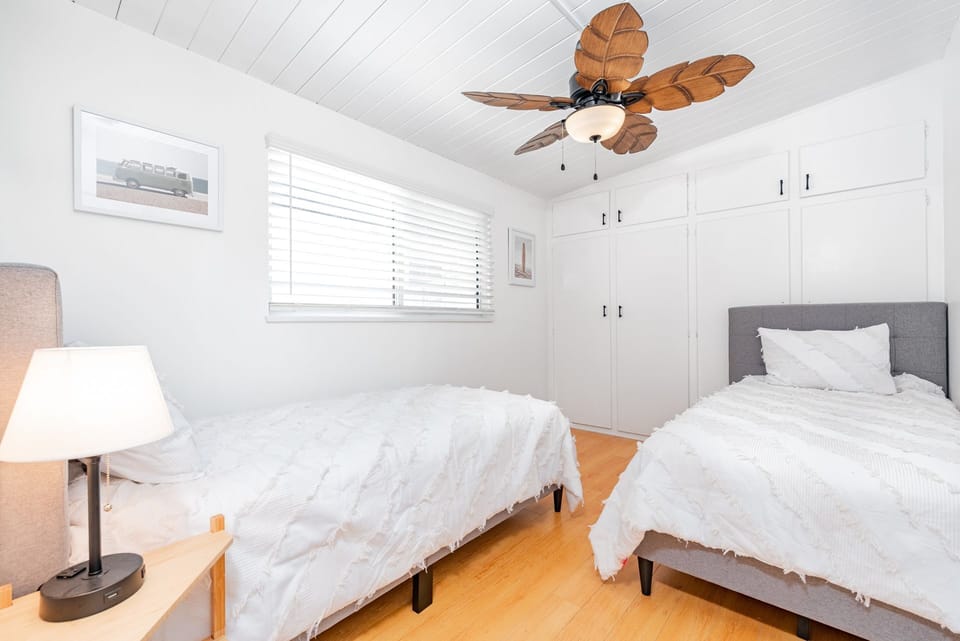 Third bedroom includes two twin size beds.
                