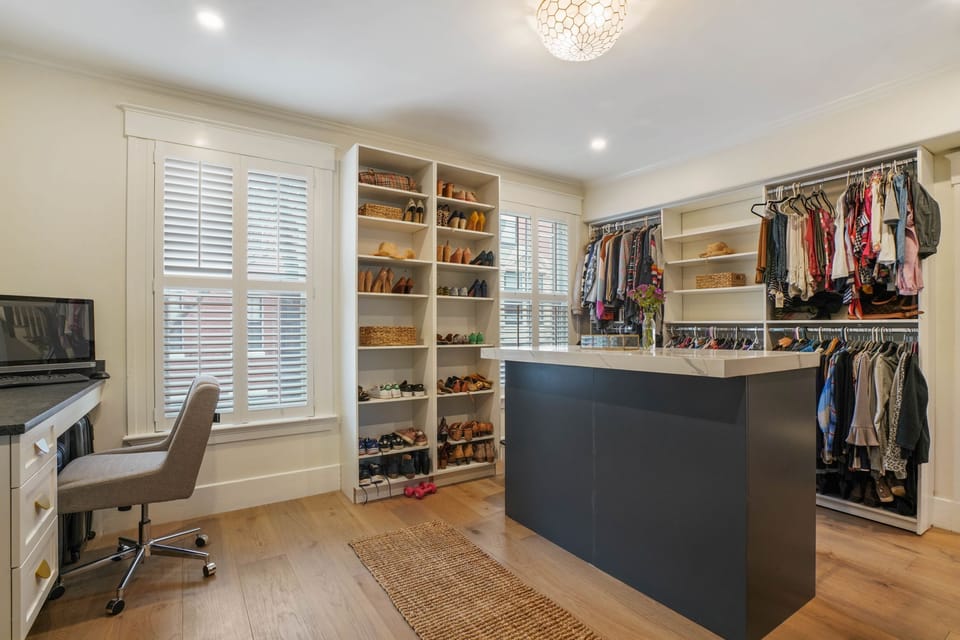 King bedroom master walk-in closet